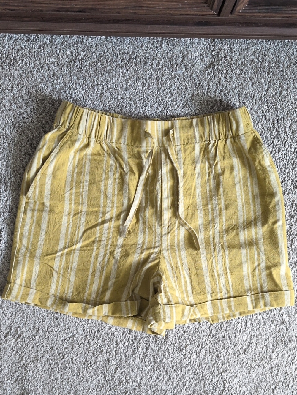 Uniqlo Yellow Striped Linen-Blend Drawstring Shorts